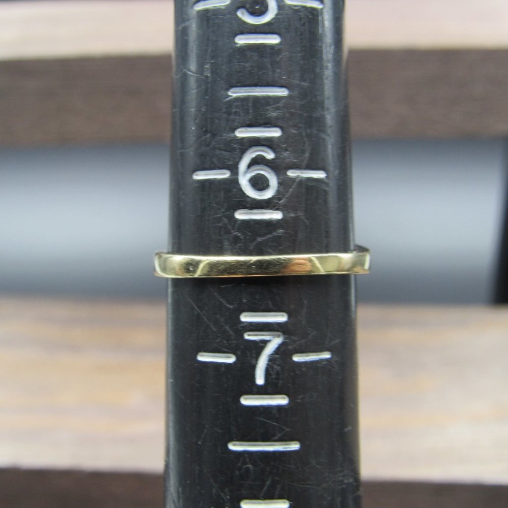 Size 6.5 10K Gold Genuine Diamond Baguettes Ring - Picture 5 of 7
